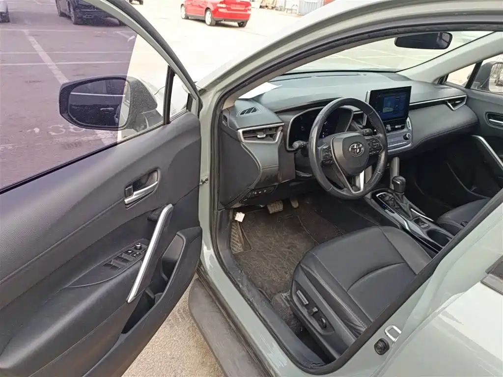Toyota Corolla Cross 2022 2.0L Flagship Edition фото 16