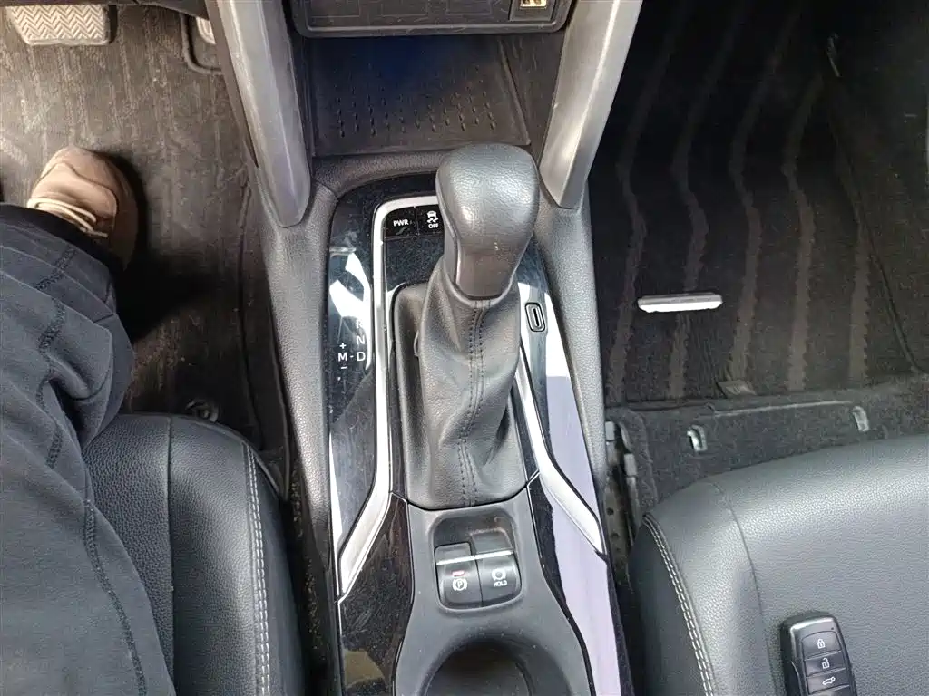 Toyota Corolla Cross 2022 2.0L Flagship Edition фото 14
