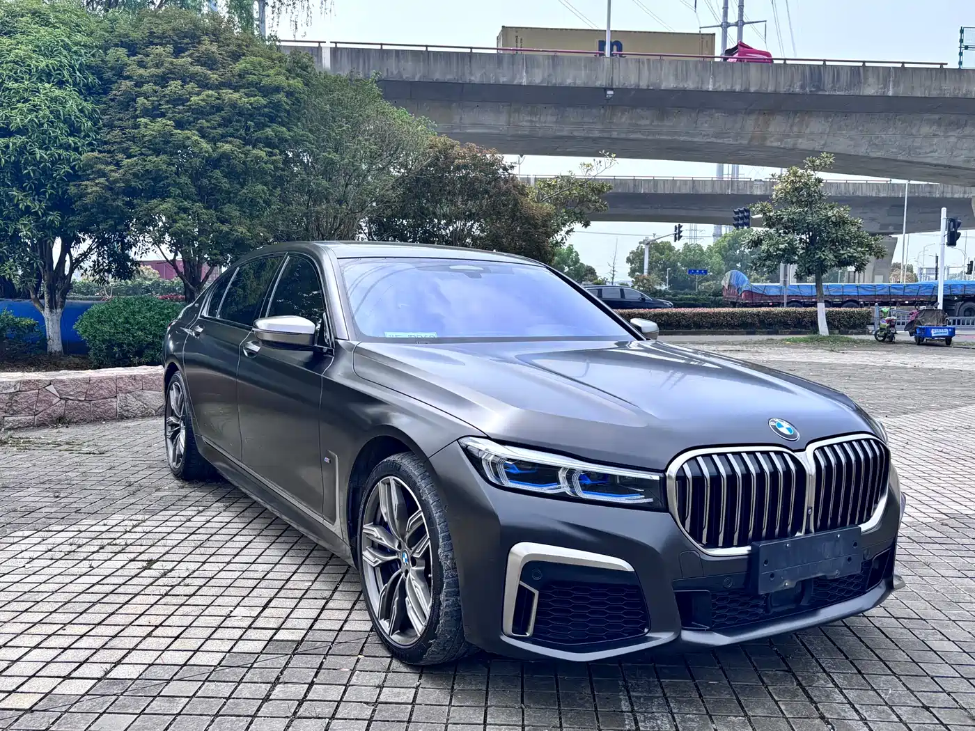 BMW 7 SERIES