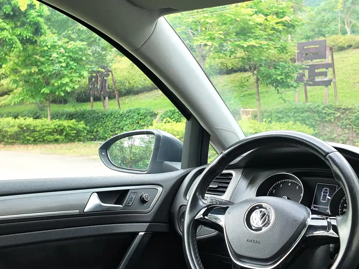 Volkswagen Golf 2014 1.6L Automatic Fashion Edition фото 15