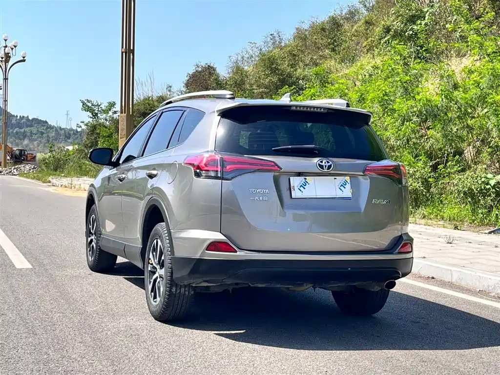Toyota RAV4 Rongfang 2019 2.0L CVT 2WD Pioneer Version China V фото 2