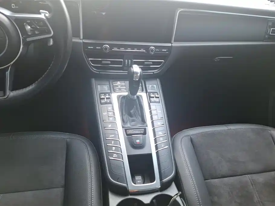 Porsche Macan 2018 Macan 2.0T фото 16