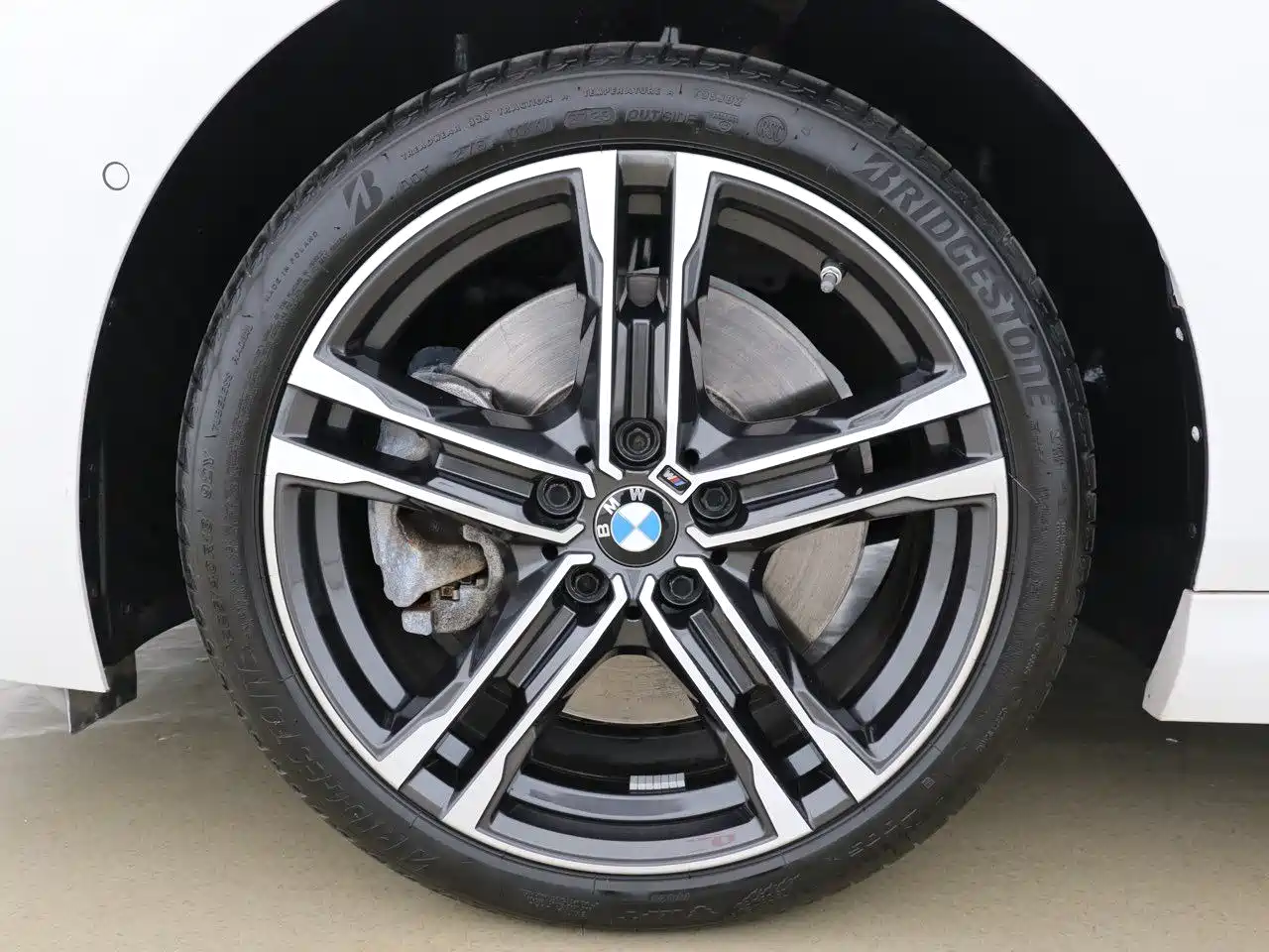 BMW 2 Series (Import) 2023 225i 4-Door Coupe M Sport Package фото 5