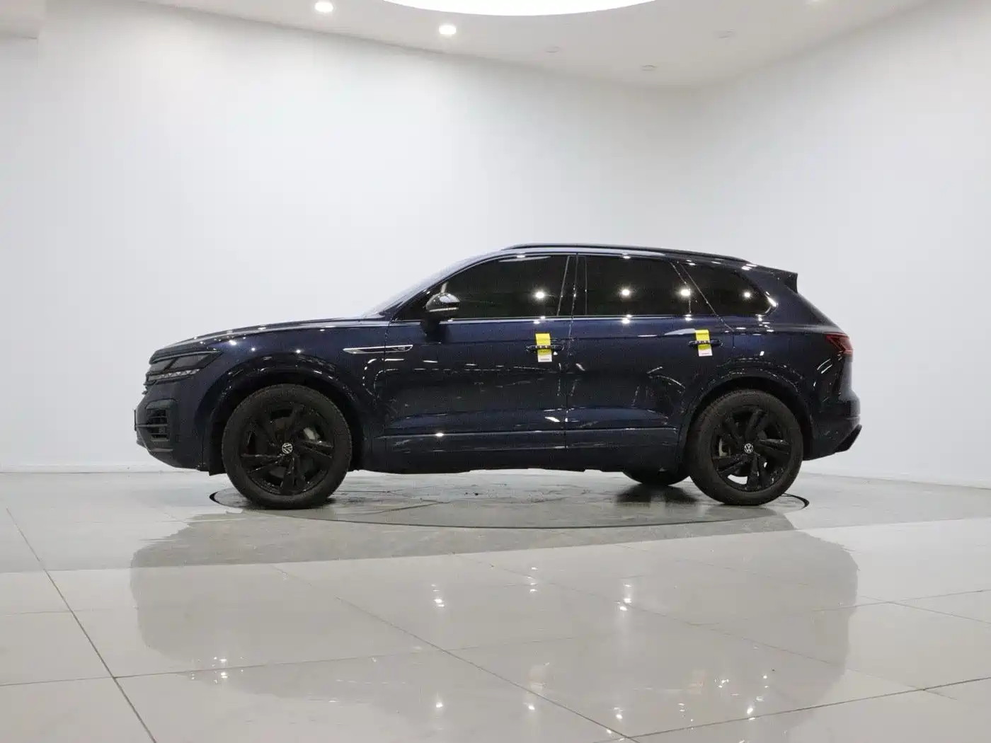 Volkswagen Touareg 2024 2023 3.0TSI R-Line Black Sports Package
