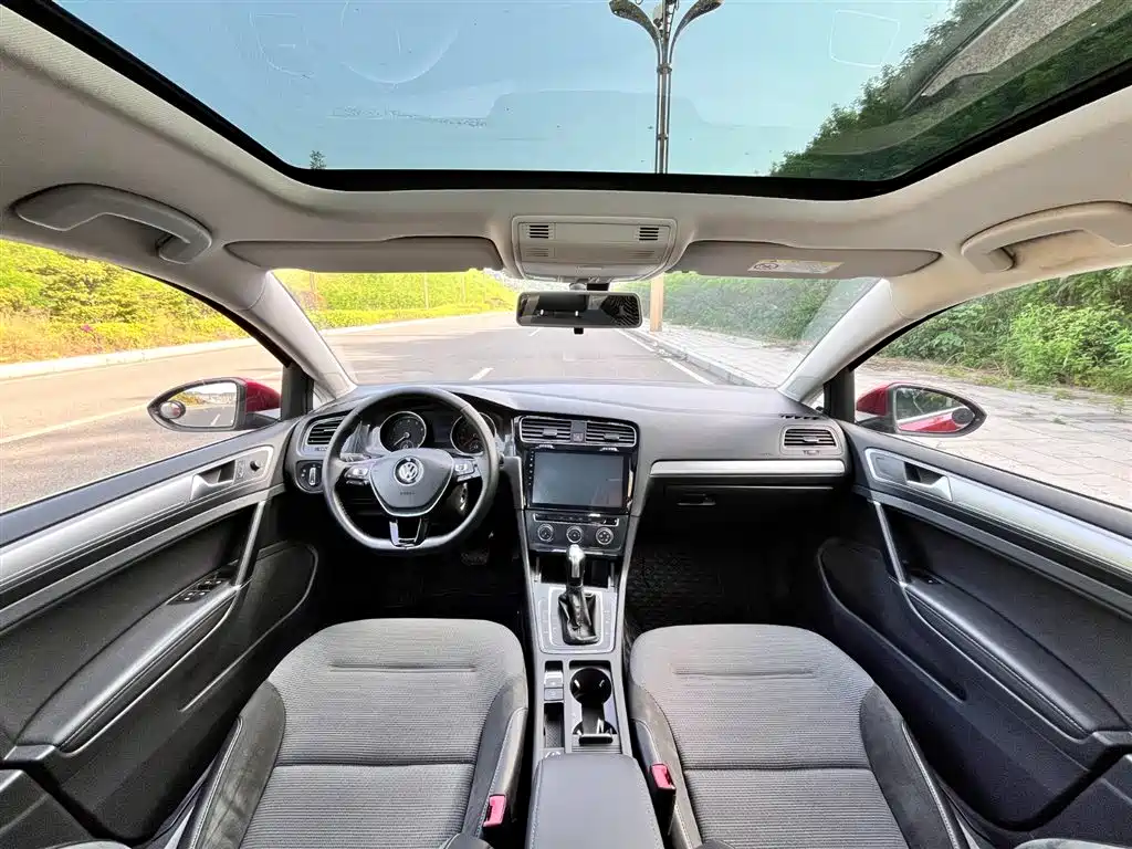 Volkswagen Golf 2018 230TSI Automatic Comfort фото 4