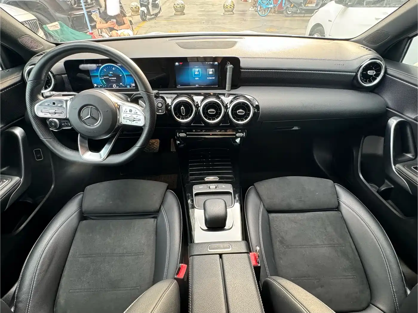 Mercedes-Benz A-Class 2019 A 180 L Sport Sedan фото 5