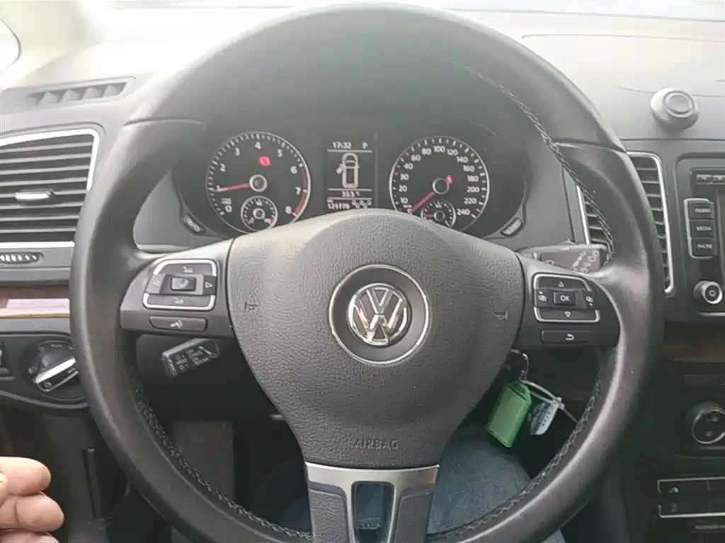 Volkswagen Sharan 2014 2.0TSI Comfort фото 11