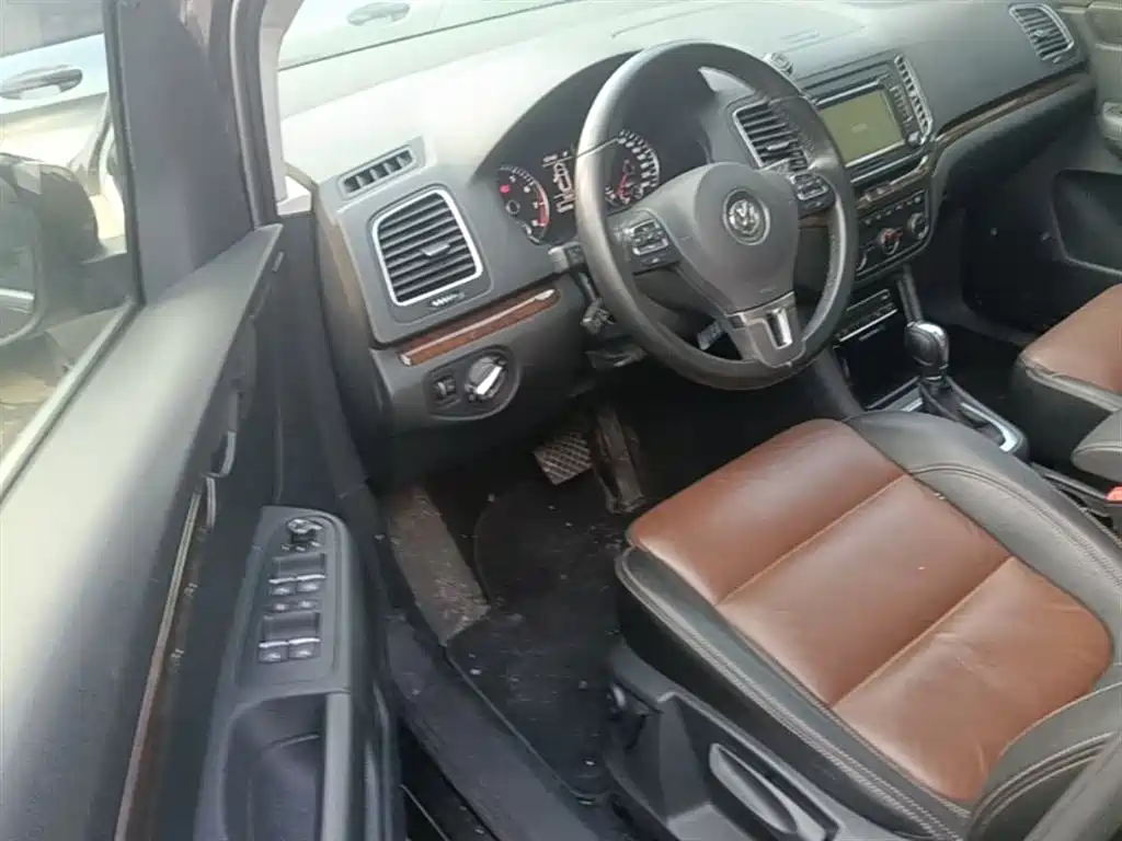 Volkswagen Sharan 2014 2.0TSI Comfort фото 16