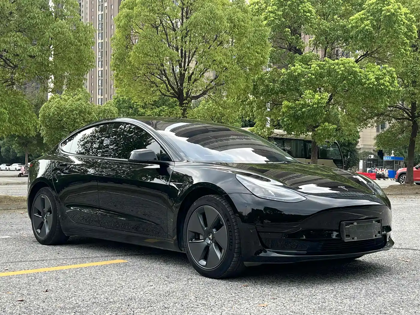 TESLA MODEL 3