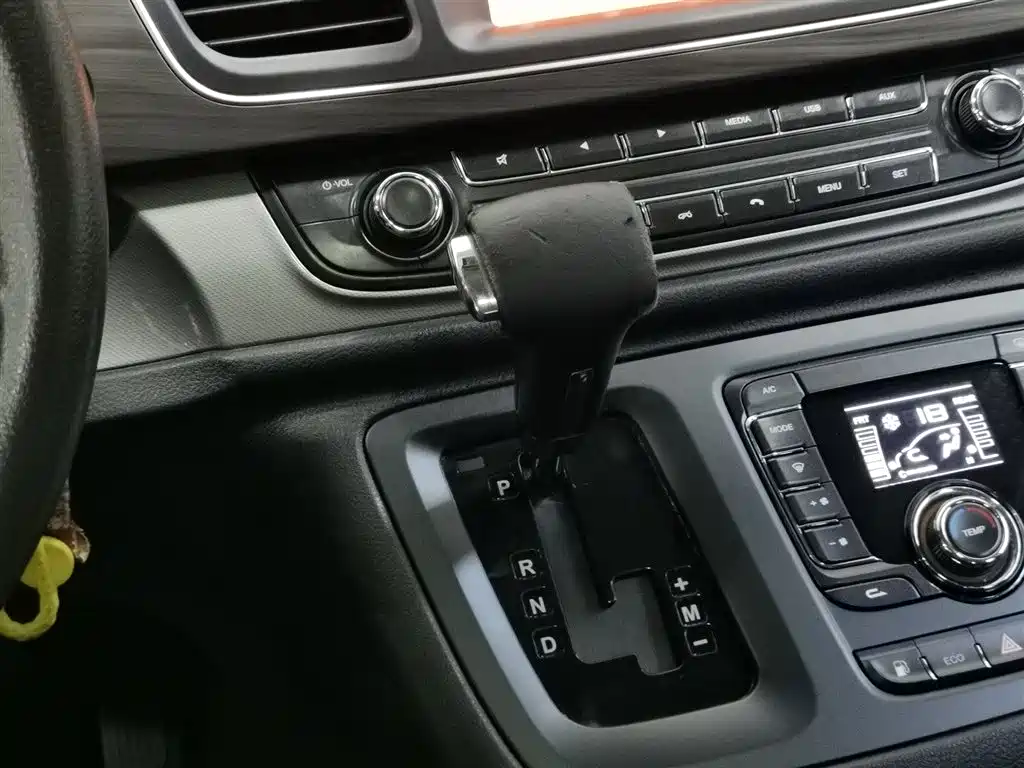 SAIC Maxus Maxus G10 2018 PLUS 2.0T Automatic Elite Edition фото 13
