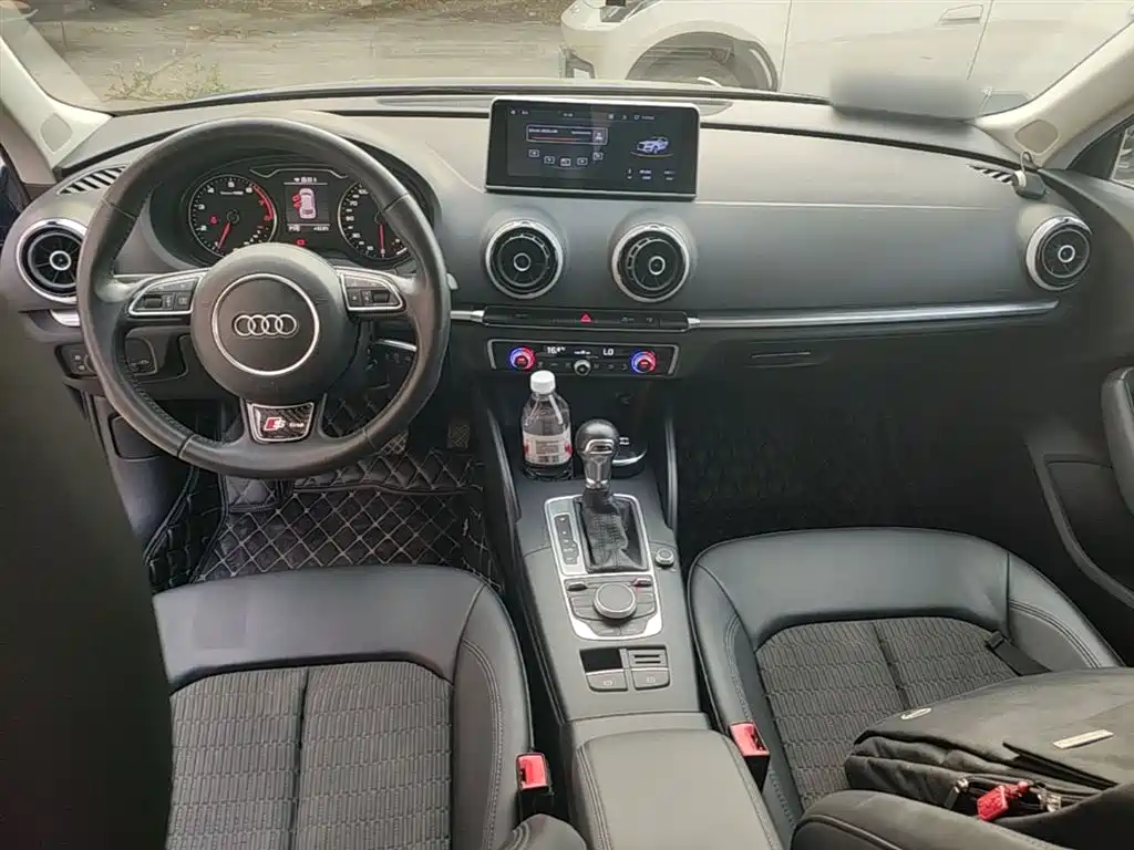 Audi A3 (Import) 2014 Sportback 40 TFSI S line Comfort фото 10