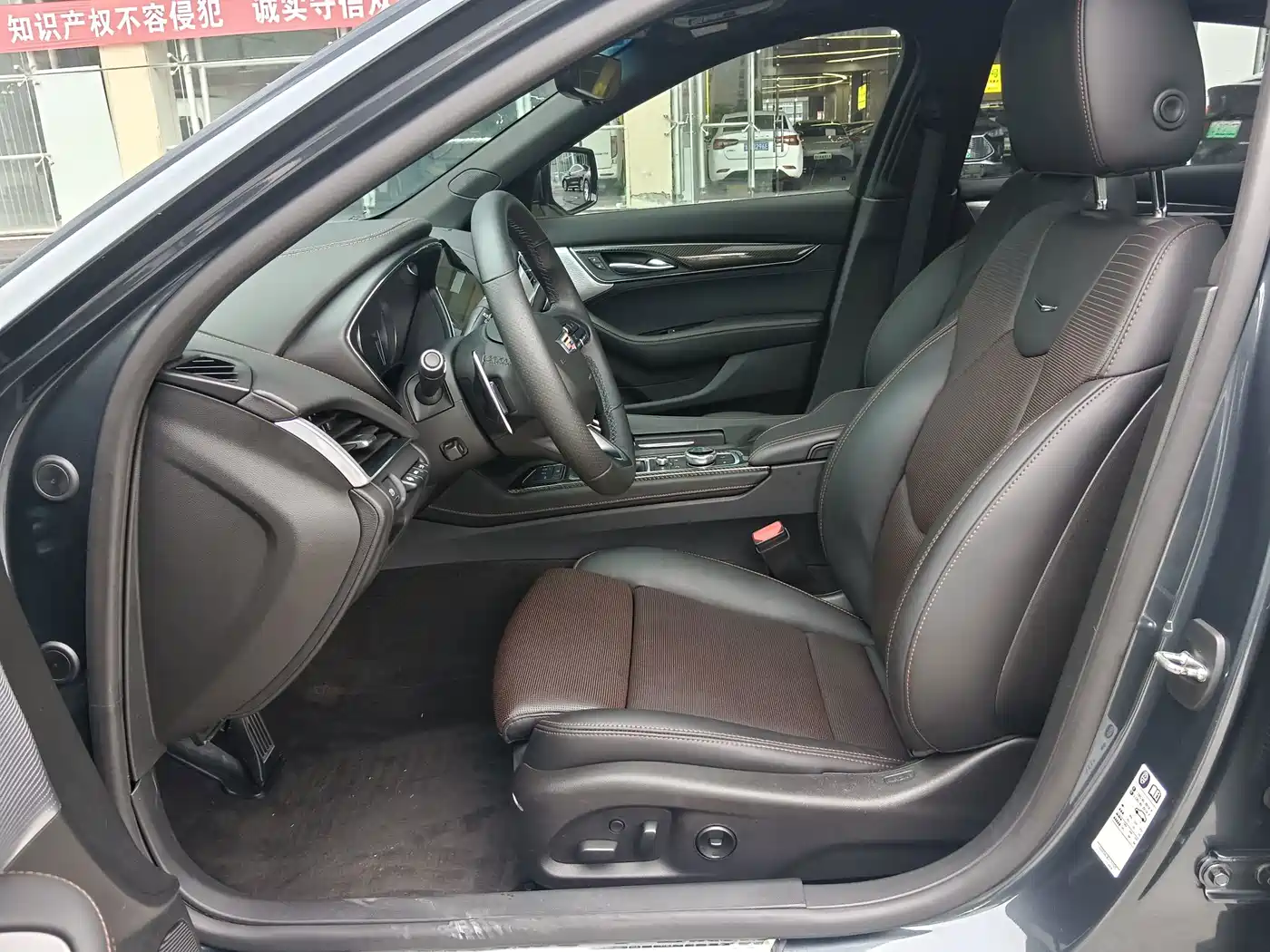 Фото 9 - Cadillac CT5