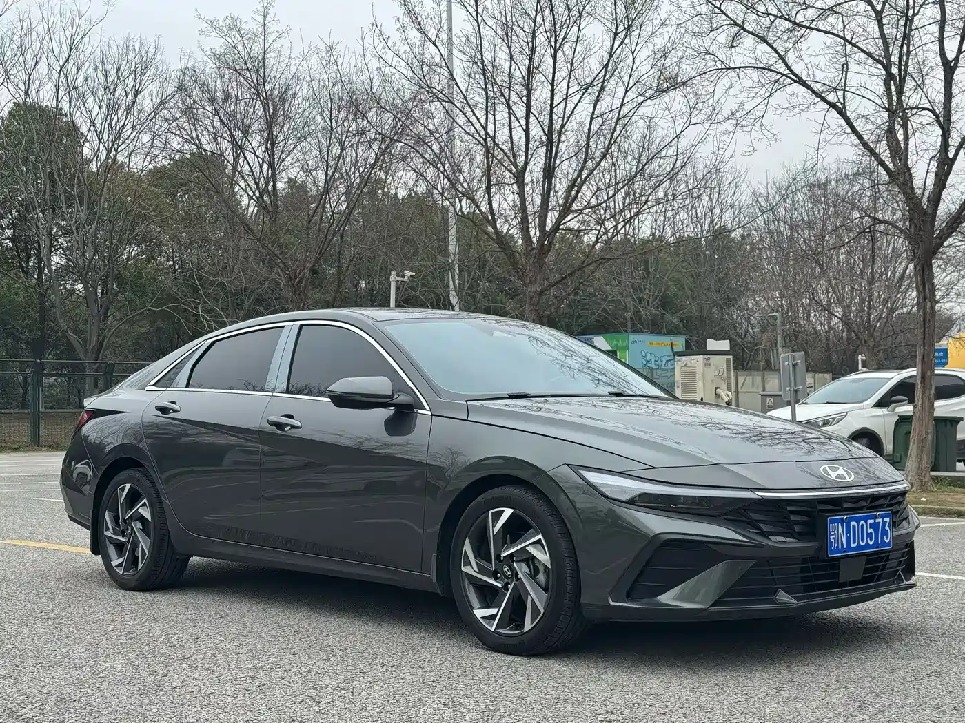 HYUNDAI ELANTRA