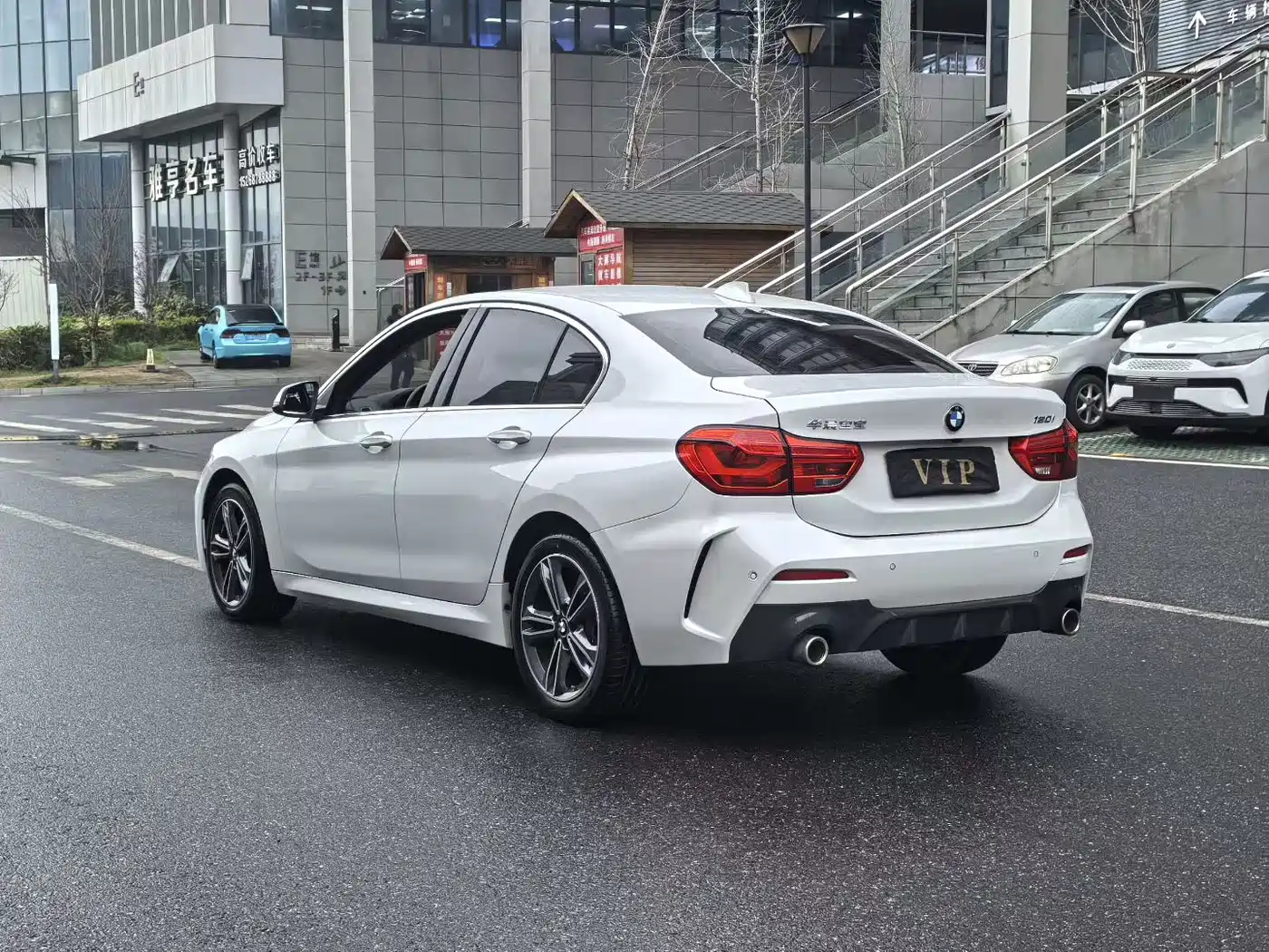 BMW 1 SERIES