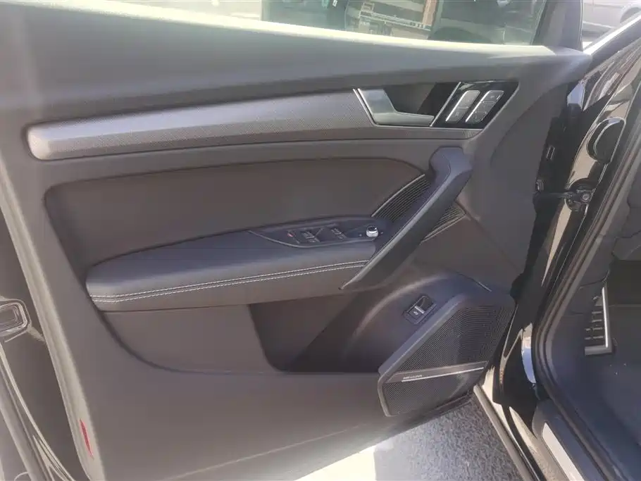 Audi Q5L 2025 45 TFSI Luxury Dynamic фото 6