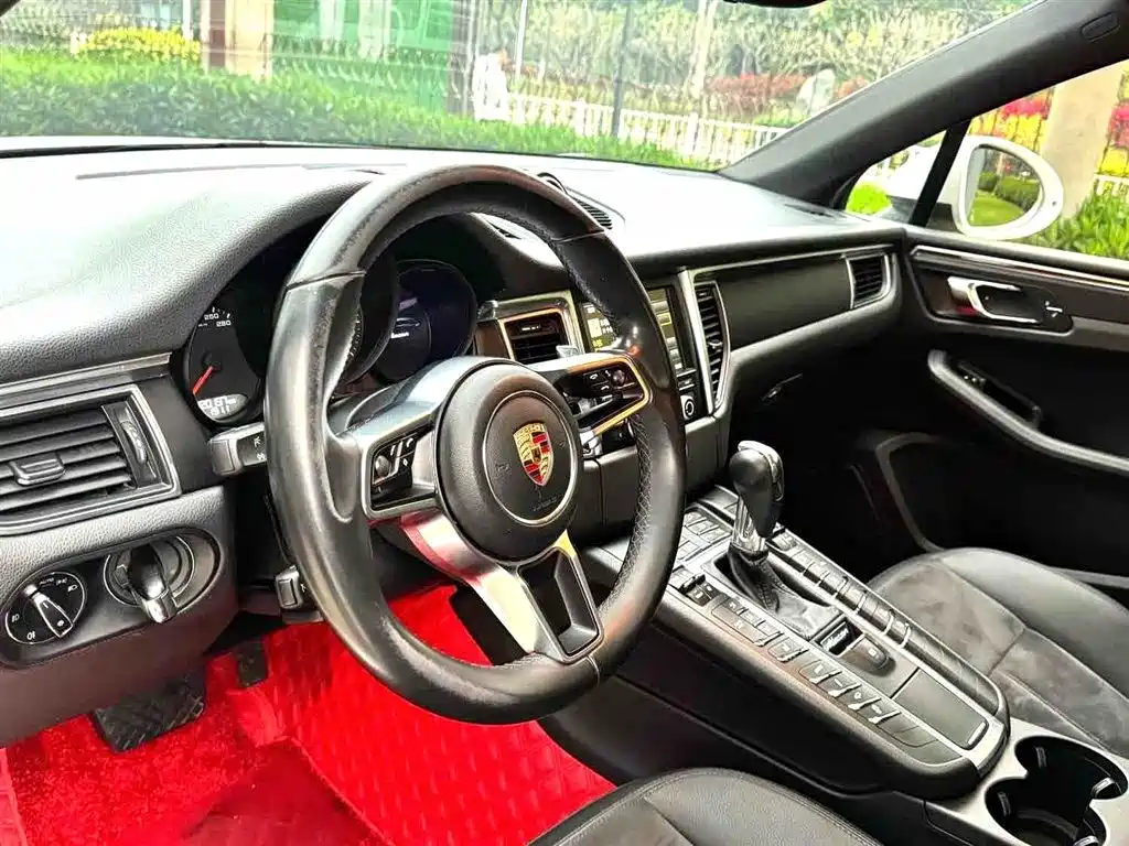 Porsche Macan 2014 Macan 2.0T фото 11