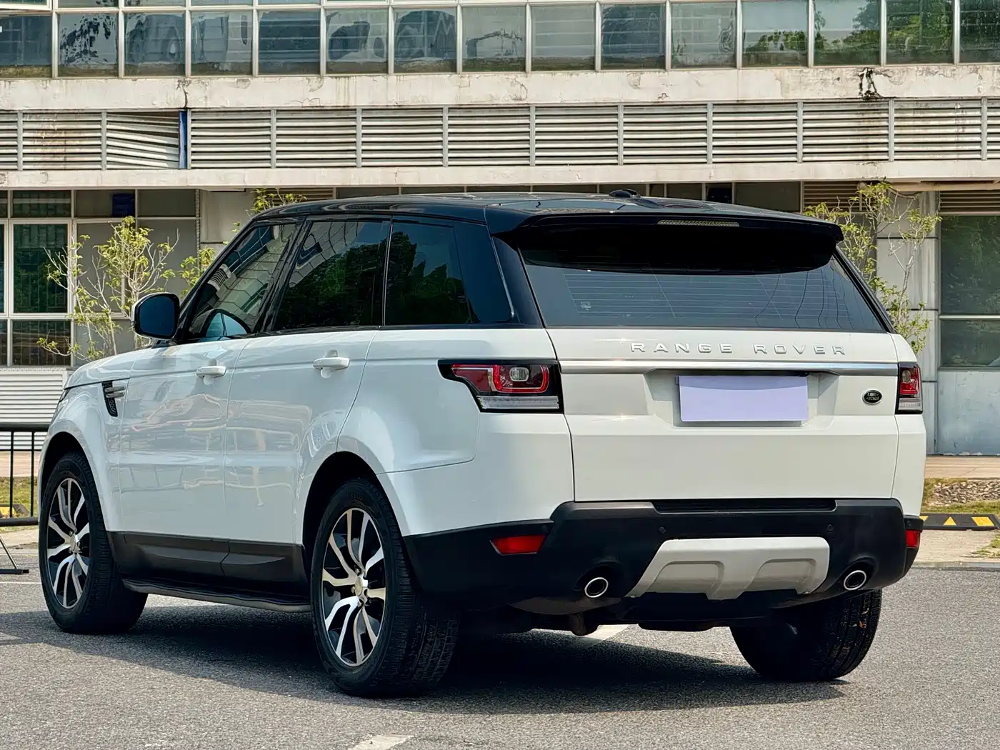 Land Rover Range Rover Sport 2015 3.0 SDV6 HSE DYNAMIC фото 18