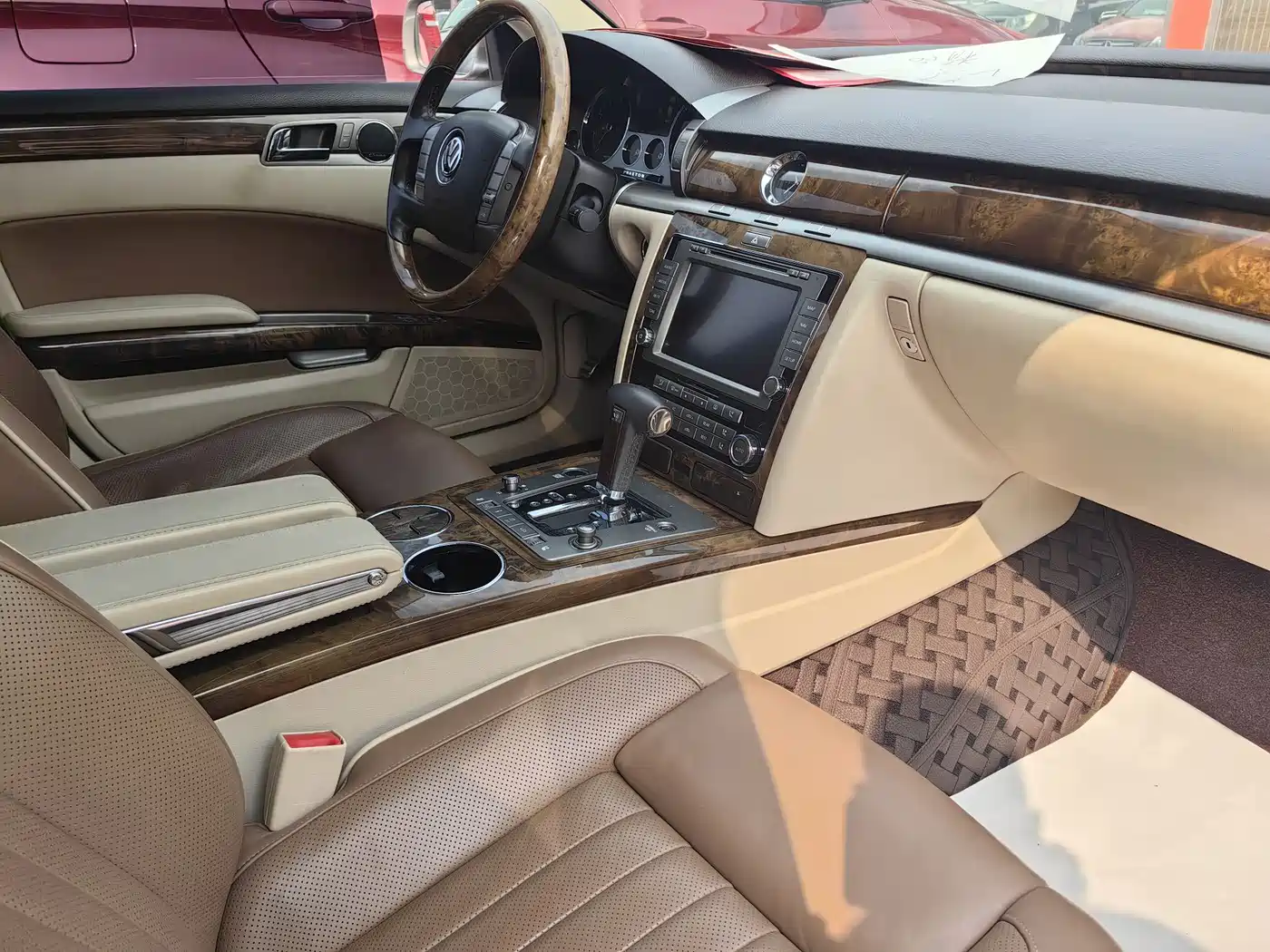 Volkswagen Phaeton 2011 4.2L V8 4-seat Extended Individual Edition фото 15