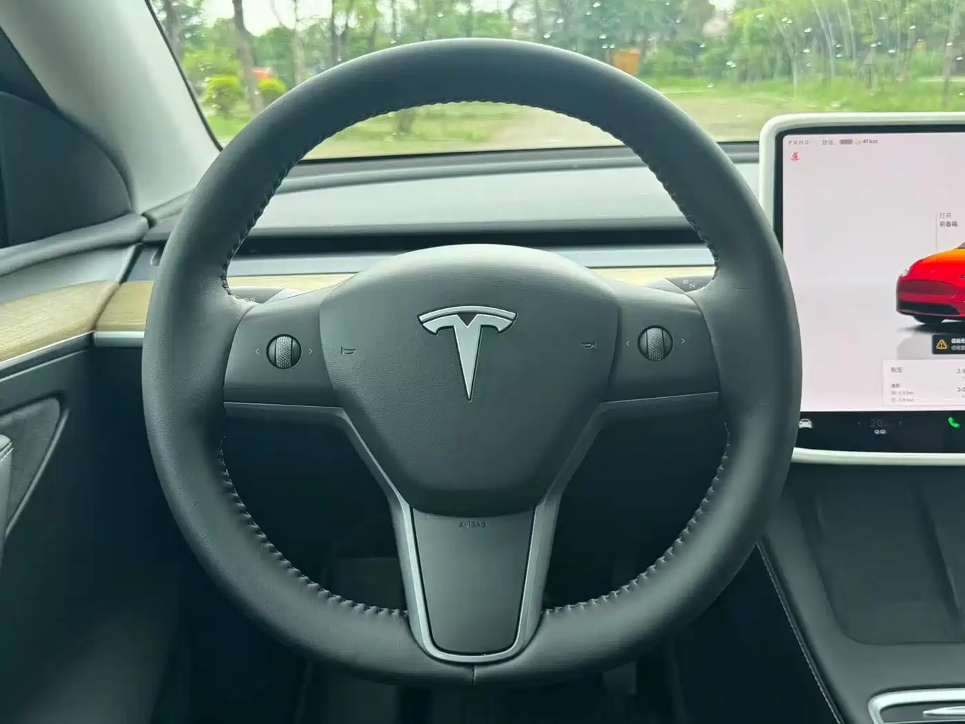 TESLA MODEL Y