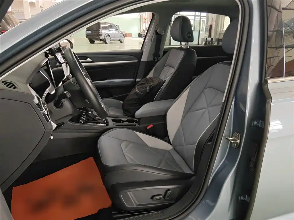 Volkswagen Lavida 2023 Model 280TSI DSG Eternal Edition фото 11