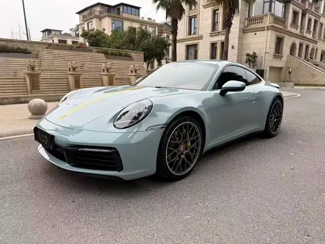 PORSCHE 911