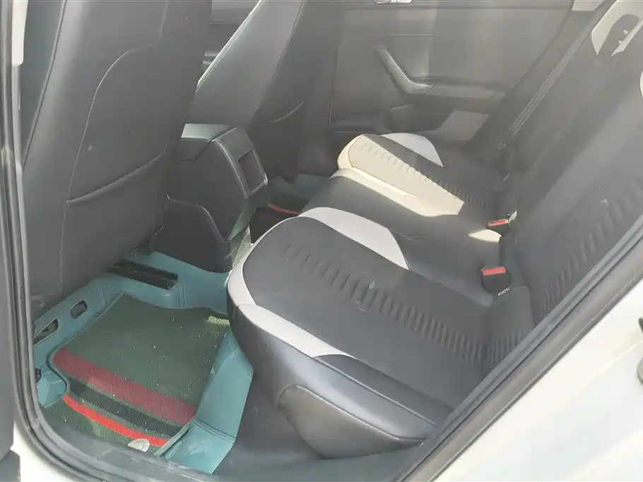 Volkswagen Polo 2019 Plus 1.5L Automatic Colorful Tech Edition фото 11