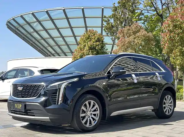 CADILLAC XT4