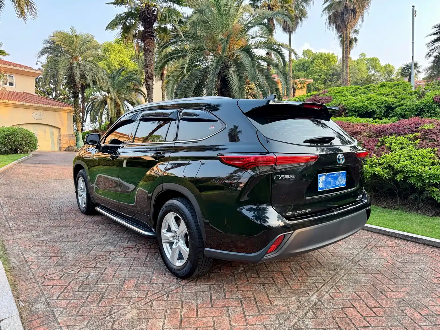 Toyota Highlander 2024 2.5L Smart Hybrid 4WD Elite 7-seater фото 14