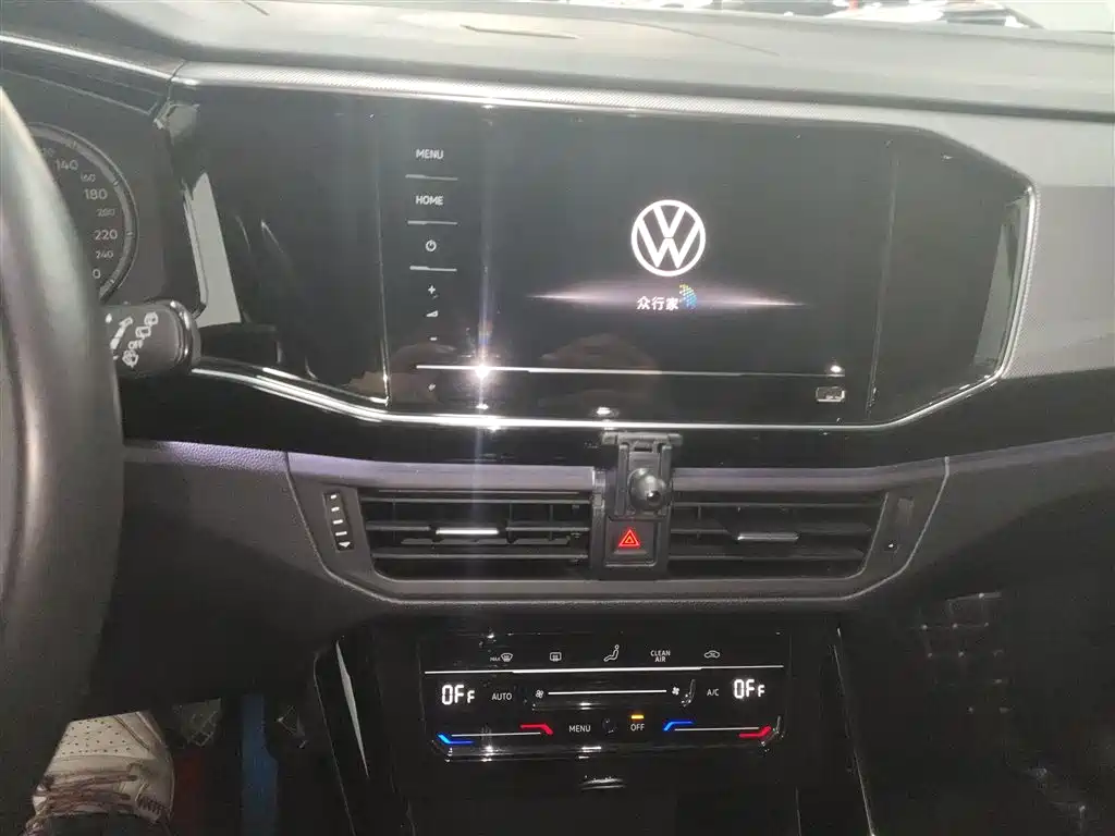 Volkswagen Tayron 2021 330TSI 2WD Luxury Smart Connect Edition фото 13
