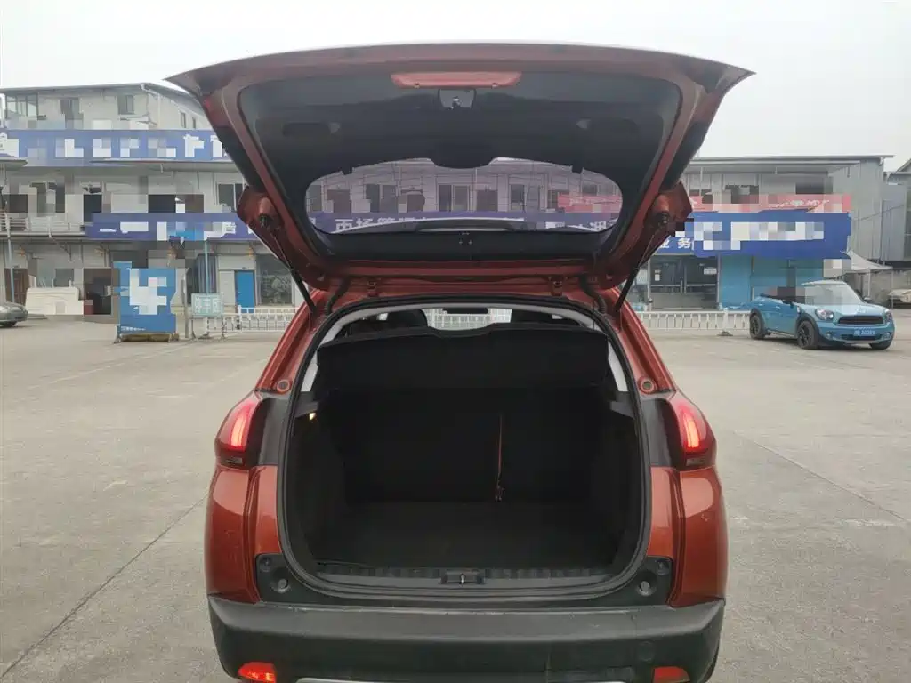 Peugeot 2008 2018 1.6L Automatic Fashion Edition фото 9
