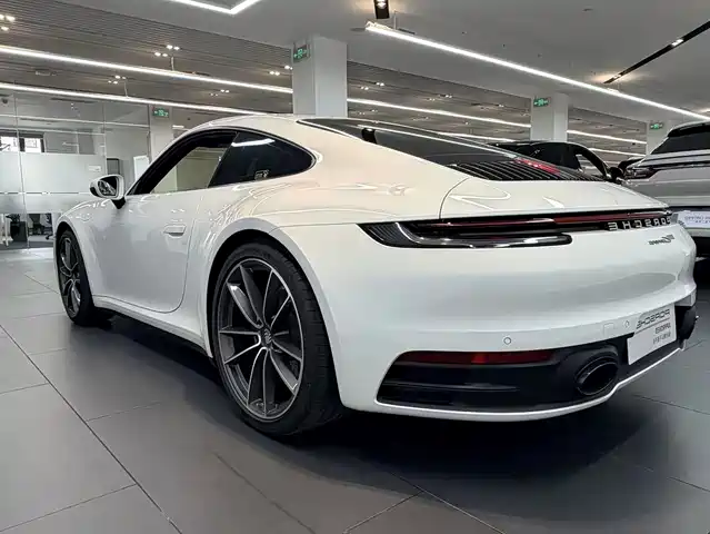 Porsche 911 2023 Carrera 3.0T — фото 4