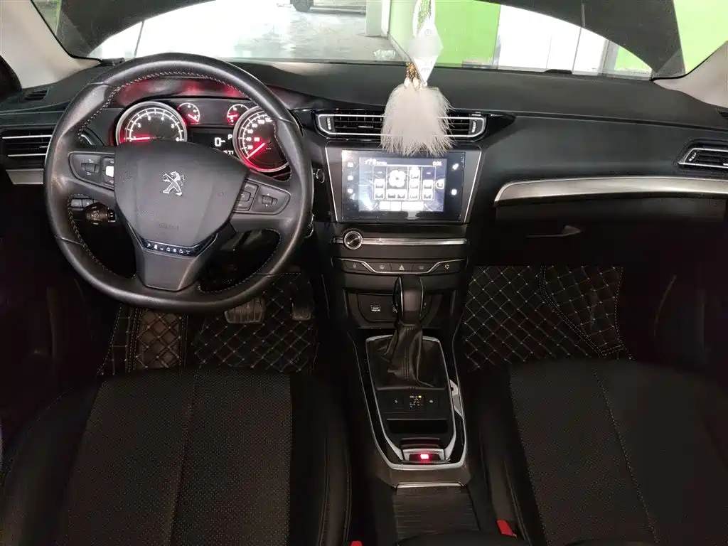 Peugeot 408 2016 1.6T Automatic Luxury Edition фото 12