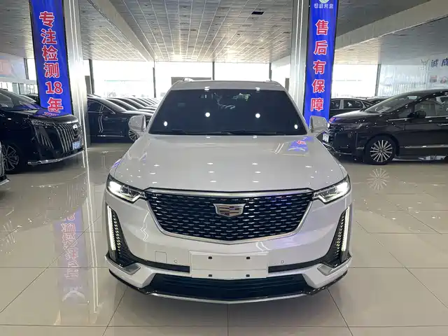 CADILLAC XT6
