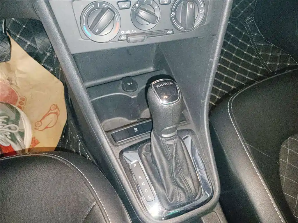 Škoda Skoda Rapid Spaceback 2019 1.5L Automatic Comfort Edition фото 11