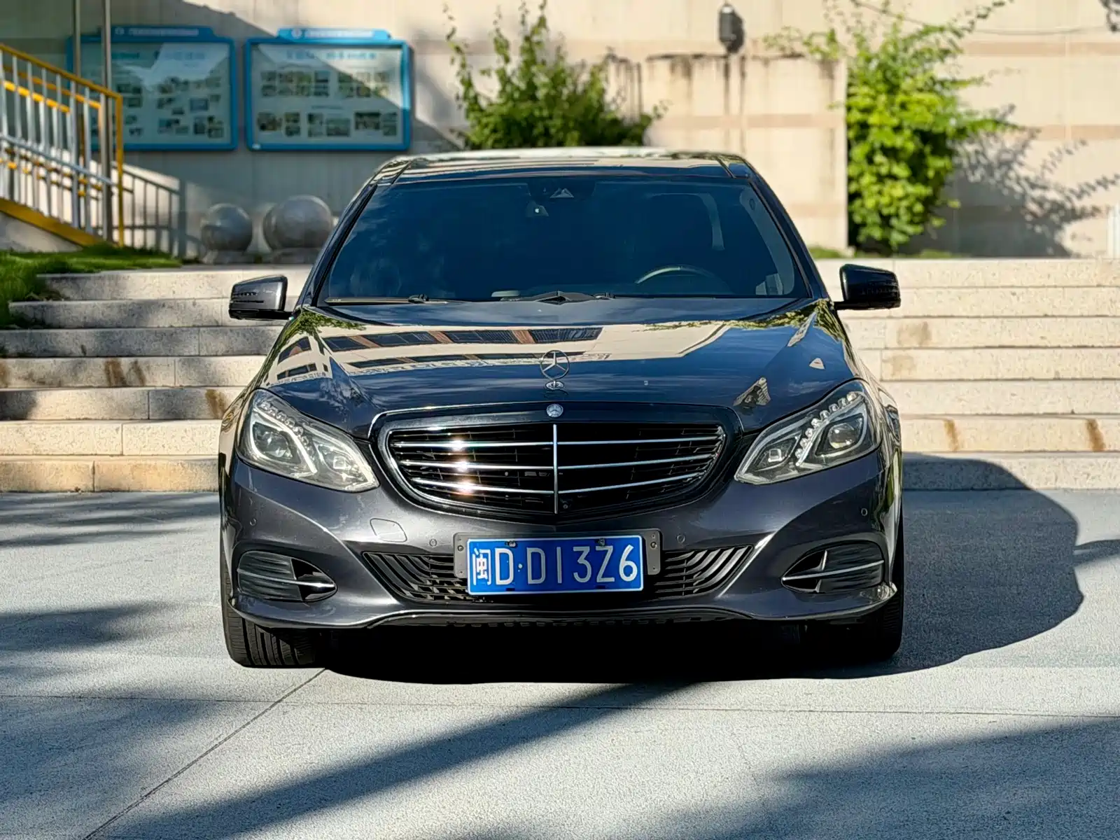 Фото 2 - Mercedes-Benz E-Class