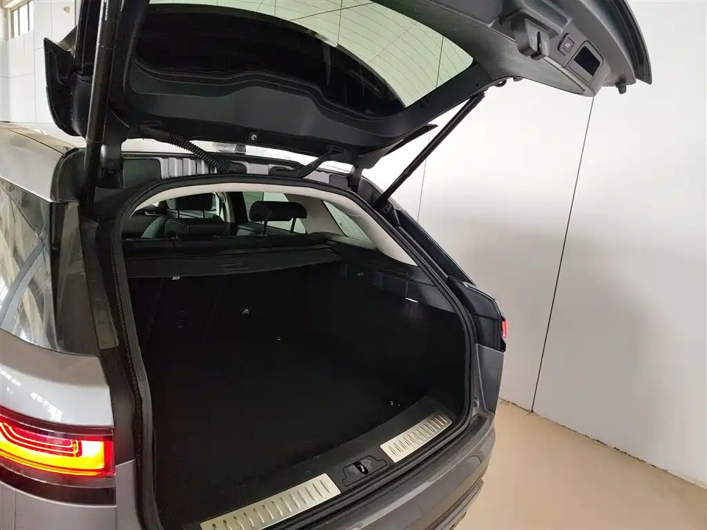 Land Rover Range Rover Velar 2019 250PS фото 19