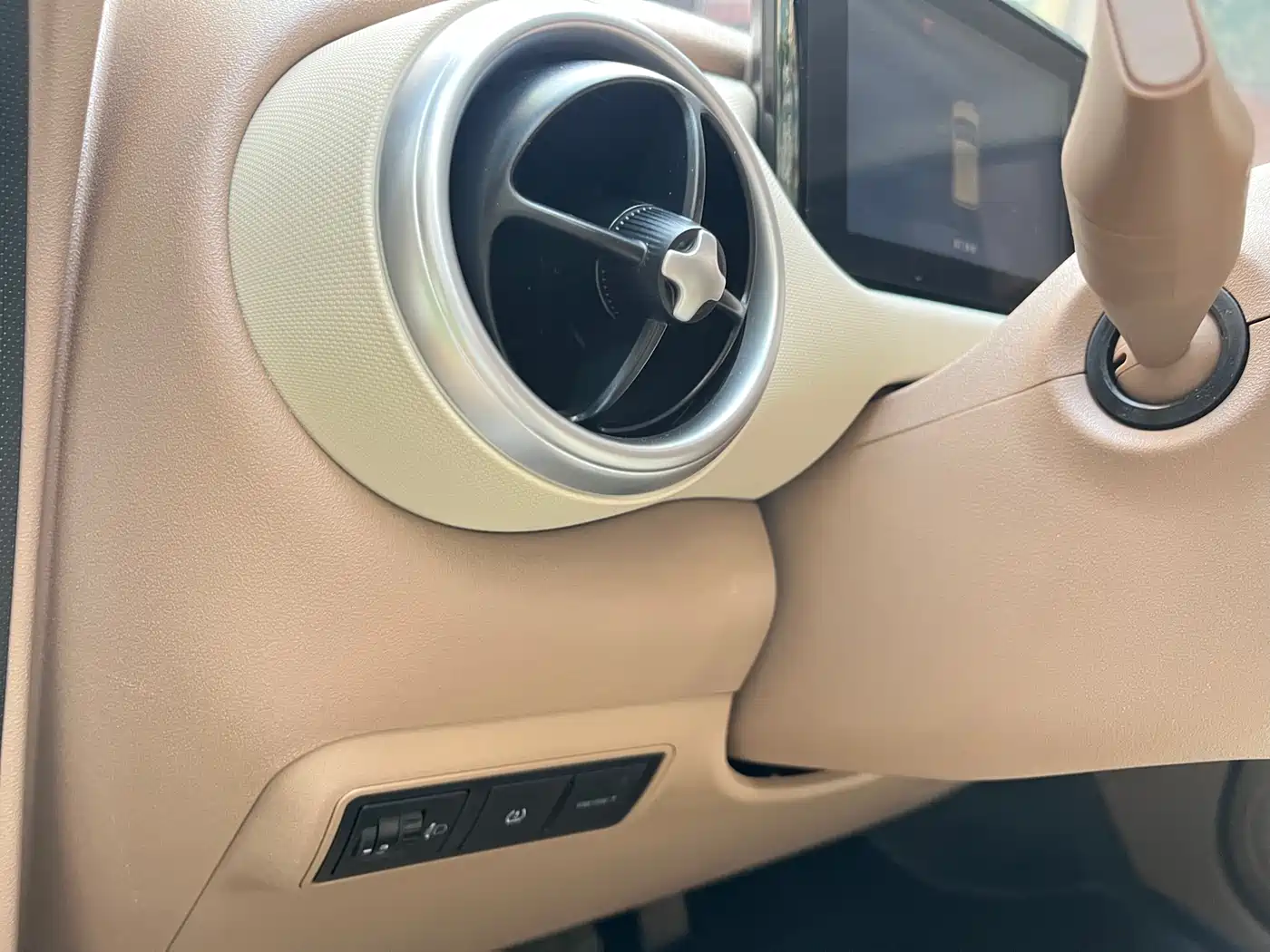 WULING AUTOMOBILE HONGGUANG MINIEV
