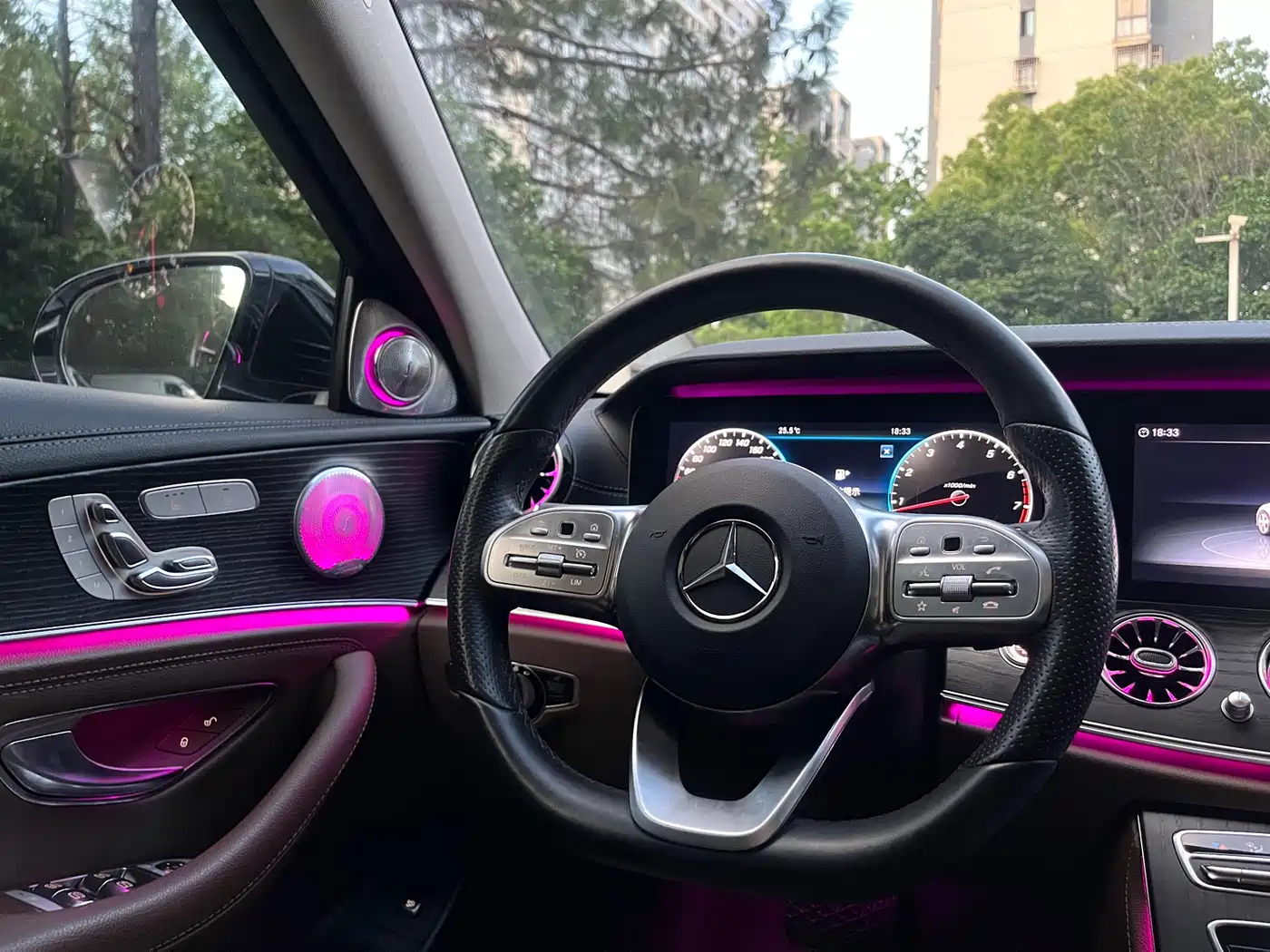 Mercedes-Benz E-Class 2020 E 300 L Luxury Model фото 7