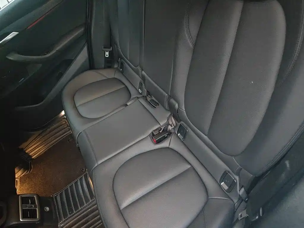 BMW X1 2018 sDrive20Li Leading Model фото 14
