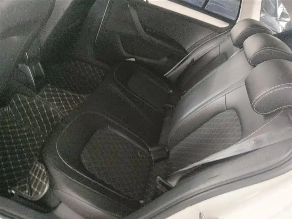 Škoda Skoda Rapid Spaceback 2019 1.5L Automatic Comfort Edition фото 14