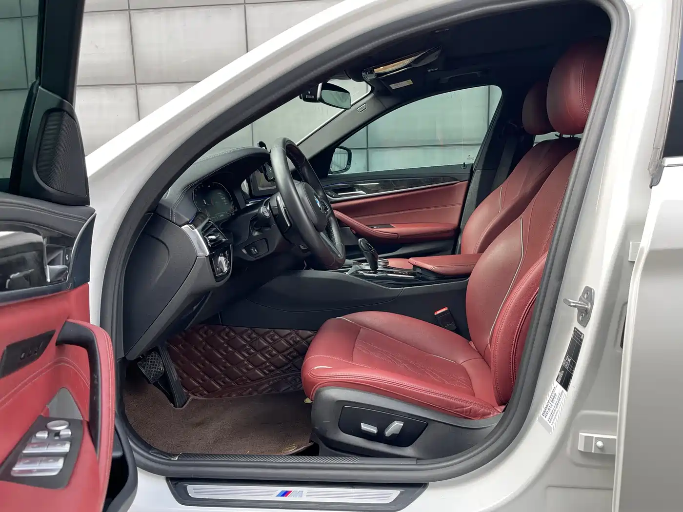 BMW 5 Series 2022 530Li Leading M Sport Package фото 15