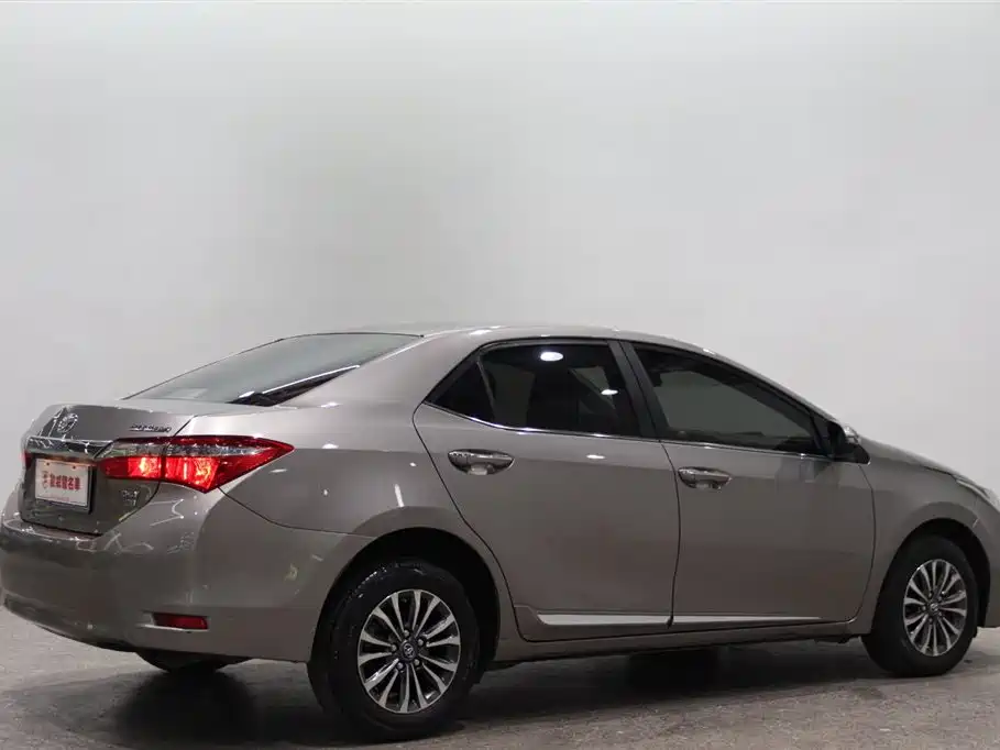 Toyota Corolla 2017 Facelift 1.2T S-CVT GL-i фото 4
