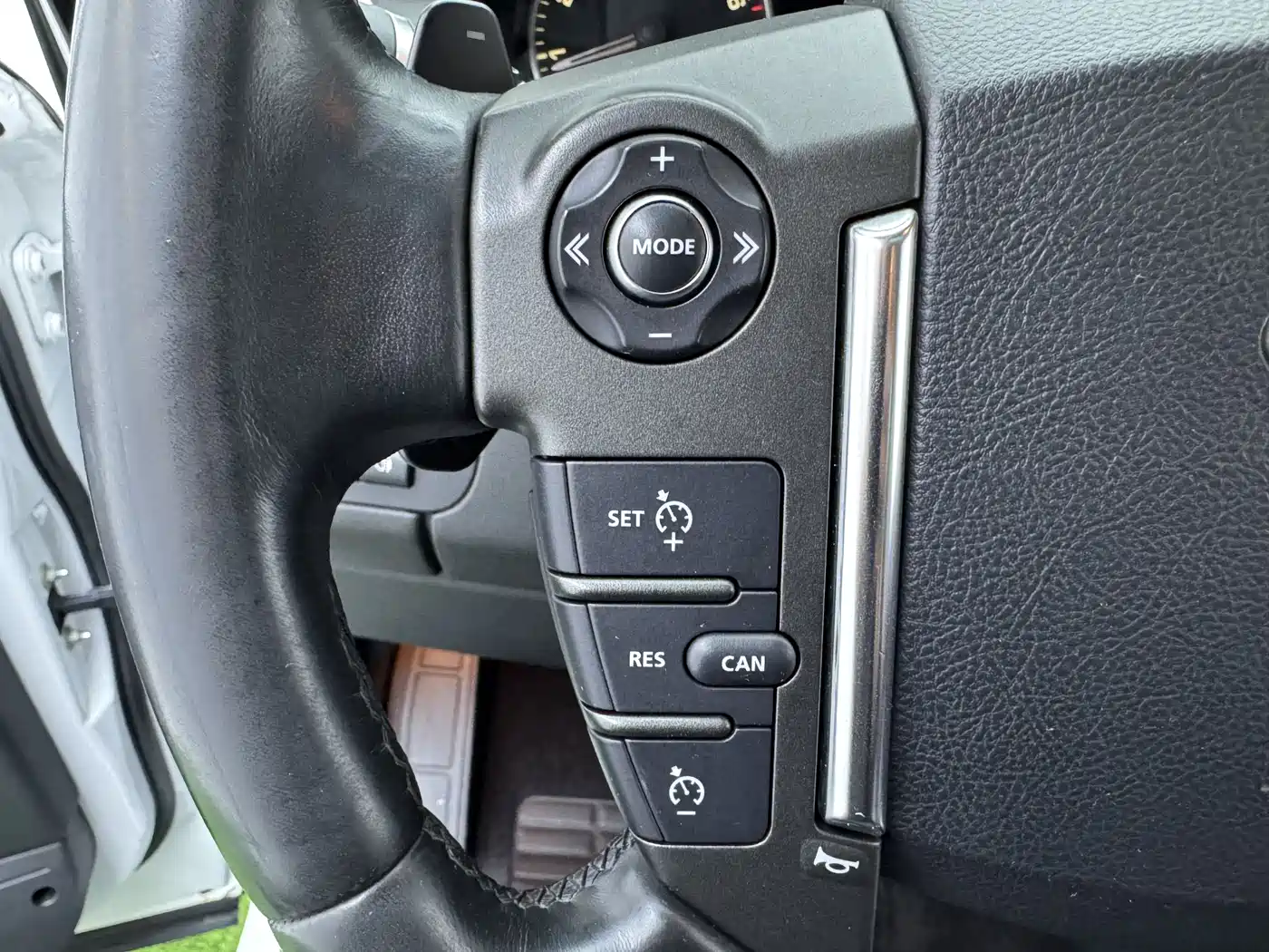 Land Rover Discovery 2016 3.0 SC V6 HSE Luxury фото 18