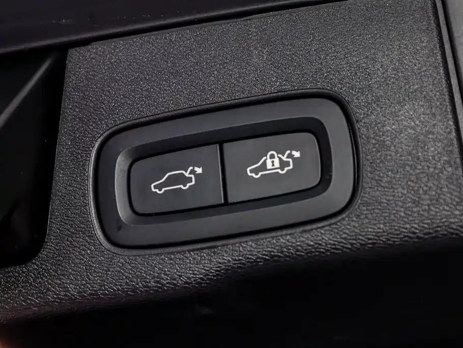 Volvo XC60 Plug-in Hybrid 2024 2024 T8 PHEV Long Range AWD Polar Night Edition
