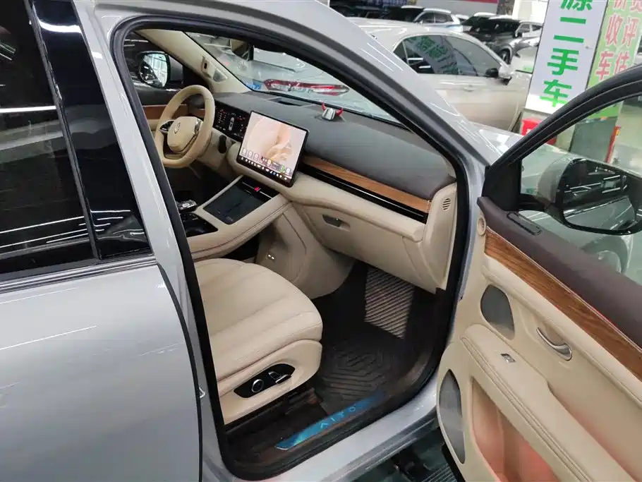 AITO Wenjie AITO M7 2024 Model 1.5T Smart Drive RWD Max 5-Seater фото 8