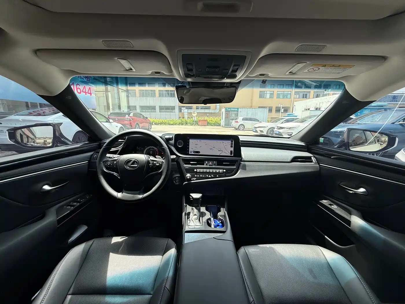 Lexus ES 2022 300h Excellence Edition фото 8