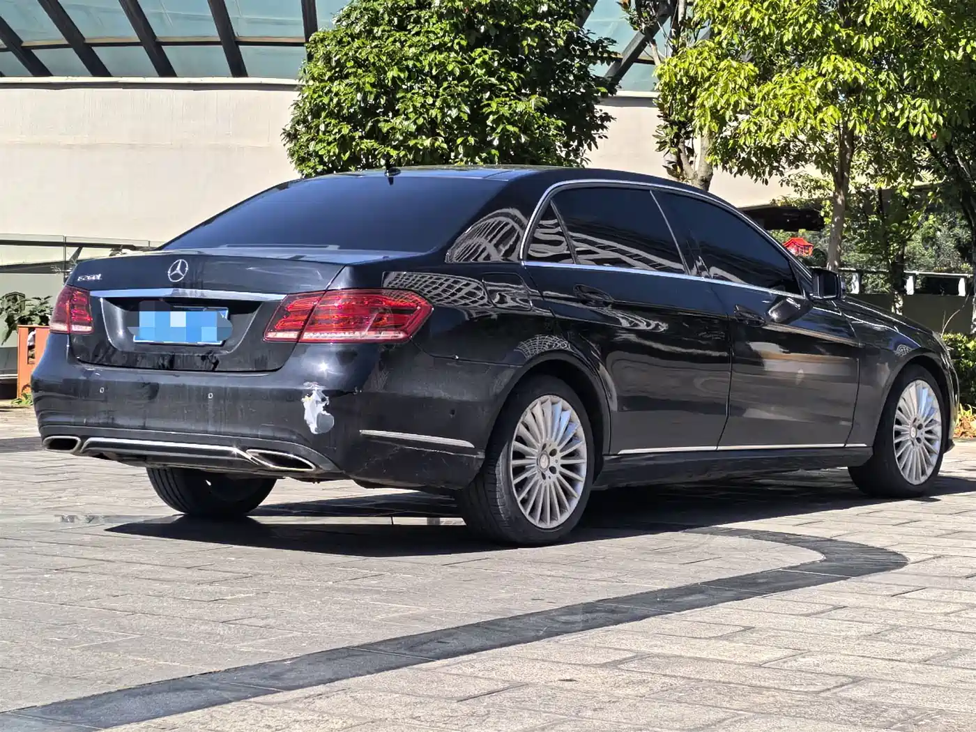 صورة 39 - Mercedes-Benz E-Class