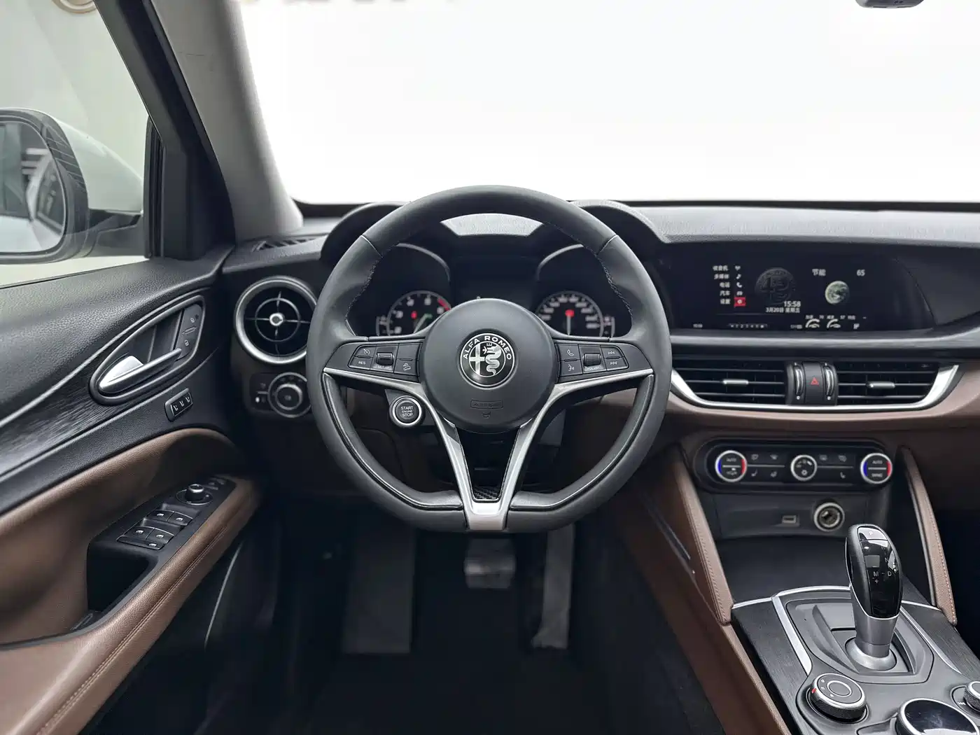Alfa Romeo Stelvio 2019 2017 2.0T 200HP Elite