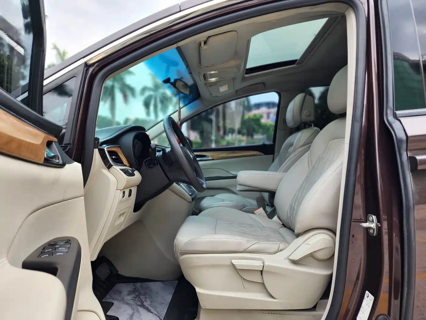Фото 9 - Buick GL8