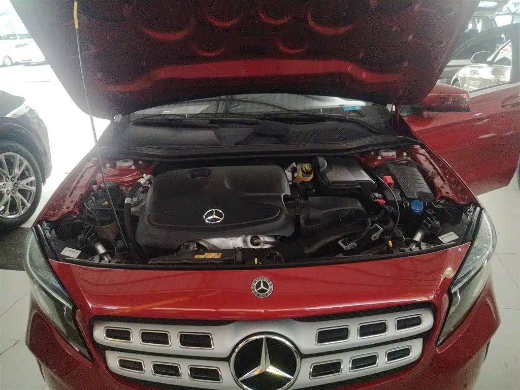 Mercedes-Benz GLA 2018 GLA 200 Dynamic фото 16